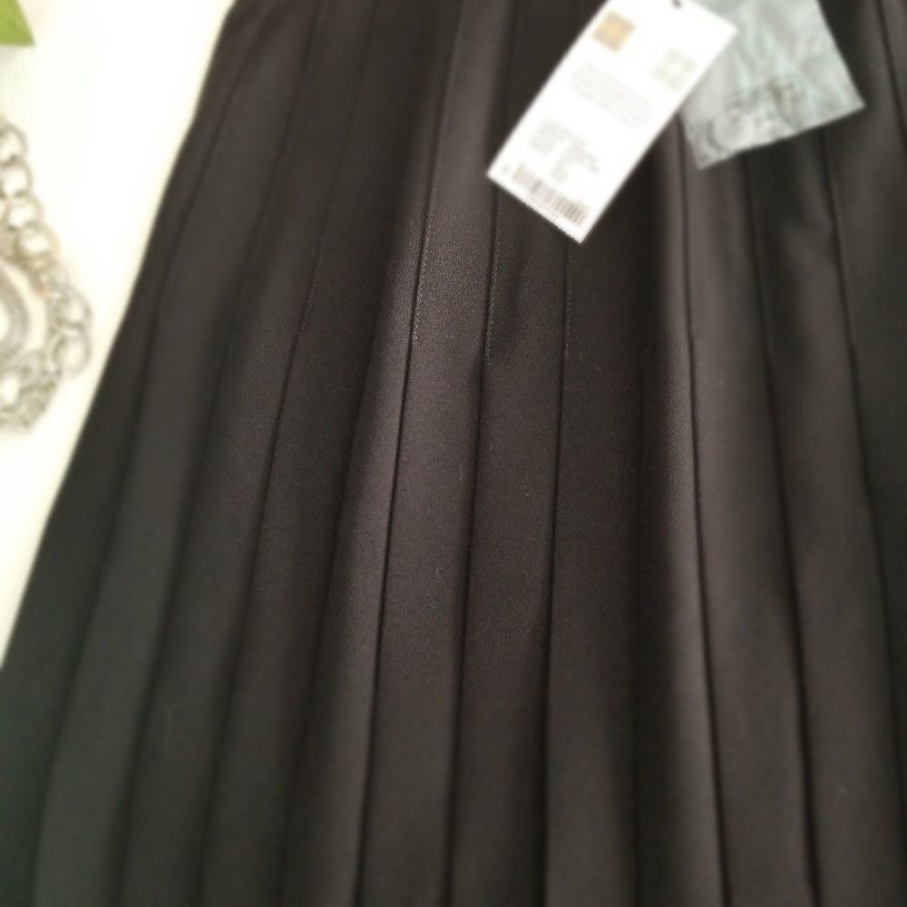 Burberry skirt uniform Back Pleated Wrap Front New With Tags - Picture 5 of 12